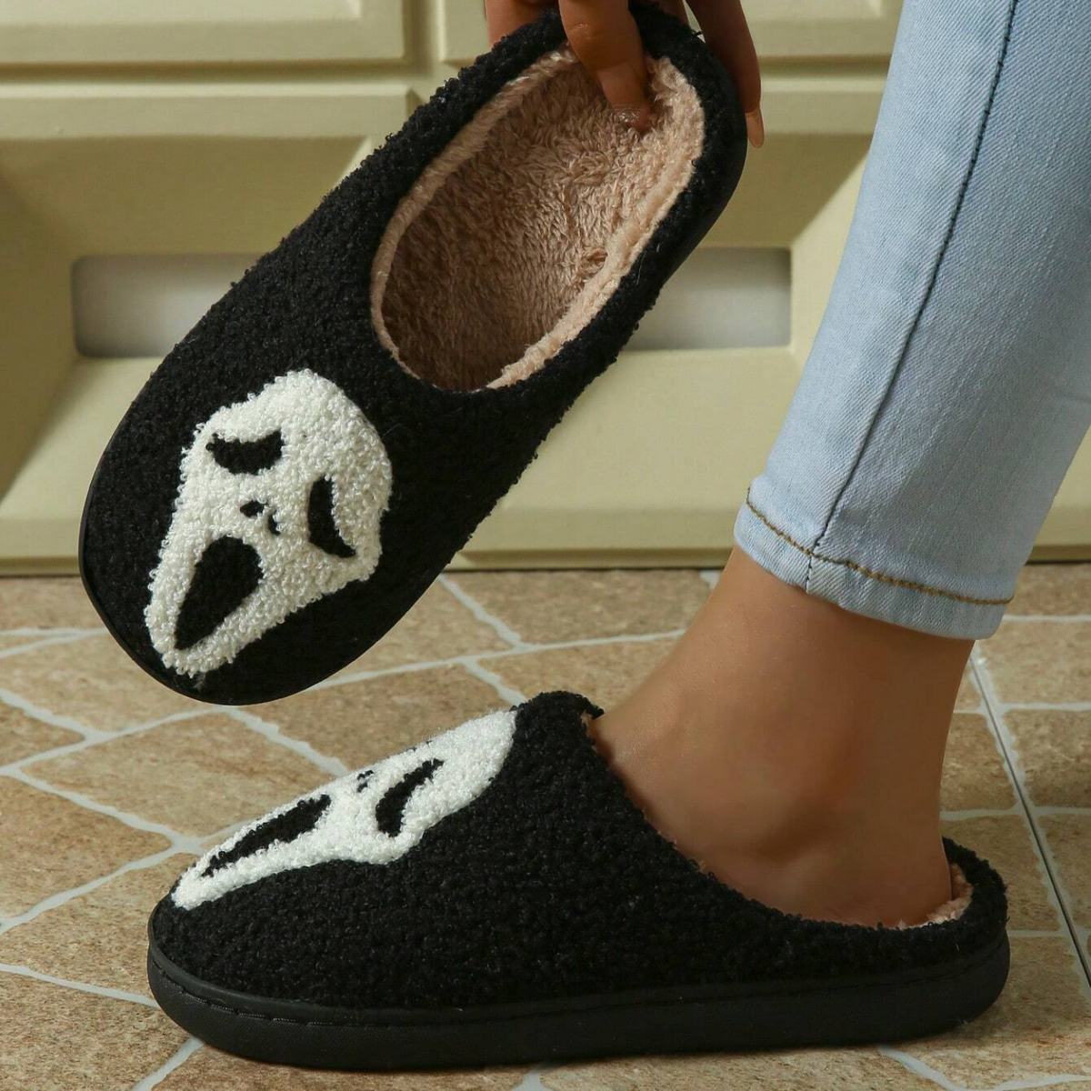 CozyComfort | Dames Pantoffels Halloween – Spookprint en Pluche Voering