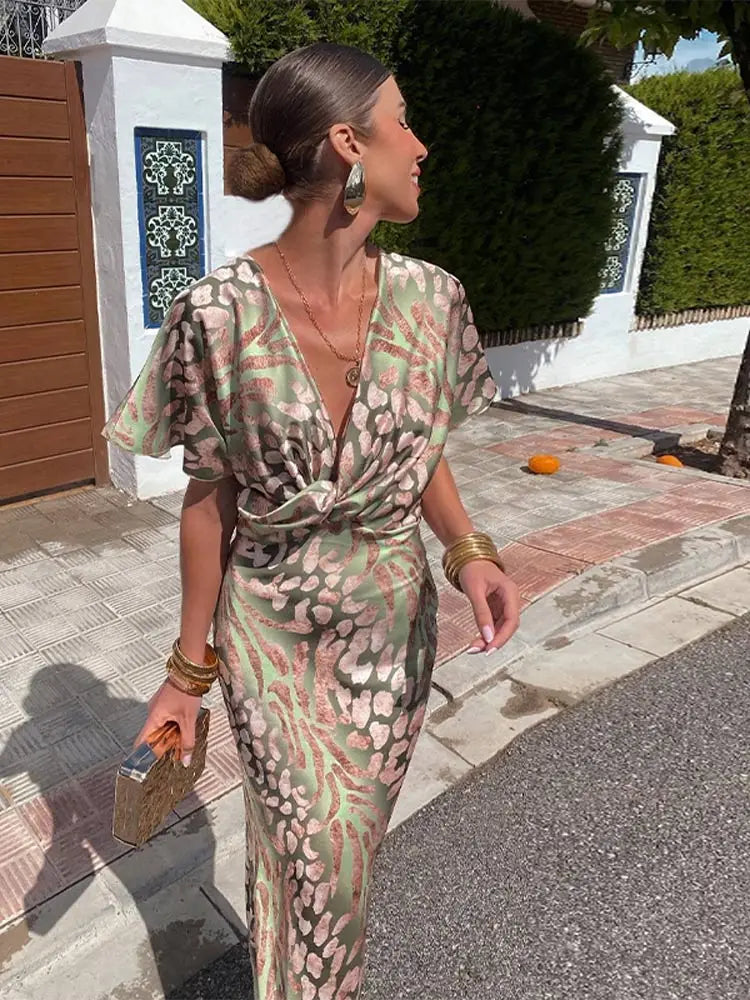 Lovia – Groene Satijnen Midi Jurk