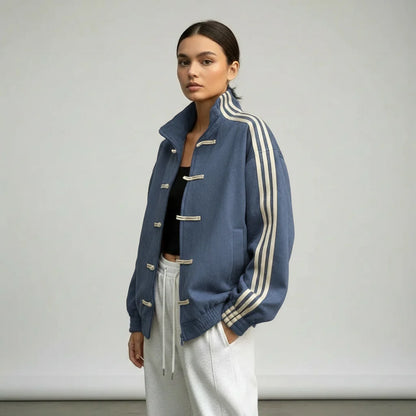 Femke | Dames Track Jacket Retro – Knoopsluiting met Lussen en Contrasterende Mouwstrepen