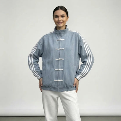 Femke | Dames Track Jacket Retro – Knoopsluiting met Lussen en Contrasterende Mouwstrepen