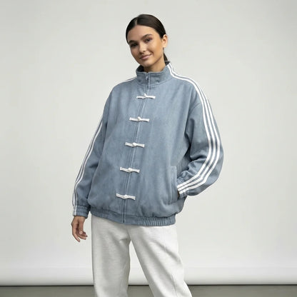 Femke | Dames Track Jacket Retro – Knoopsluiting met Lussen en Contrasterende Mouwstrepen