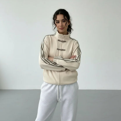Femke | Dames Track Jacket Retro – Knoopsluiting met Lussen en Contrasterende Mouwstrepen