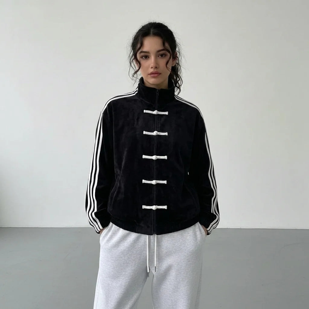 Femke | Dames Track Jacket Retro – Knoopsluiting met Lussen en Contrasterende Mouwstrepen