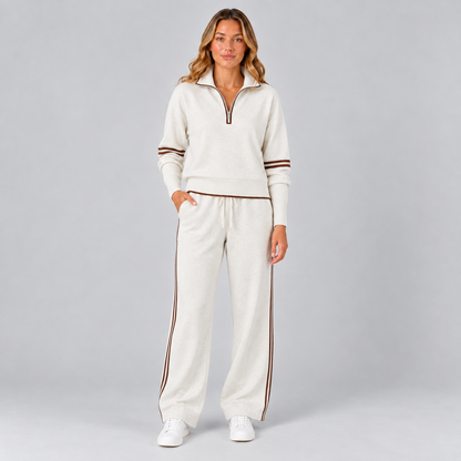 Femke | Comfortabele Loungeset – Halve Rits en Streepdetails
