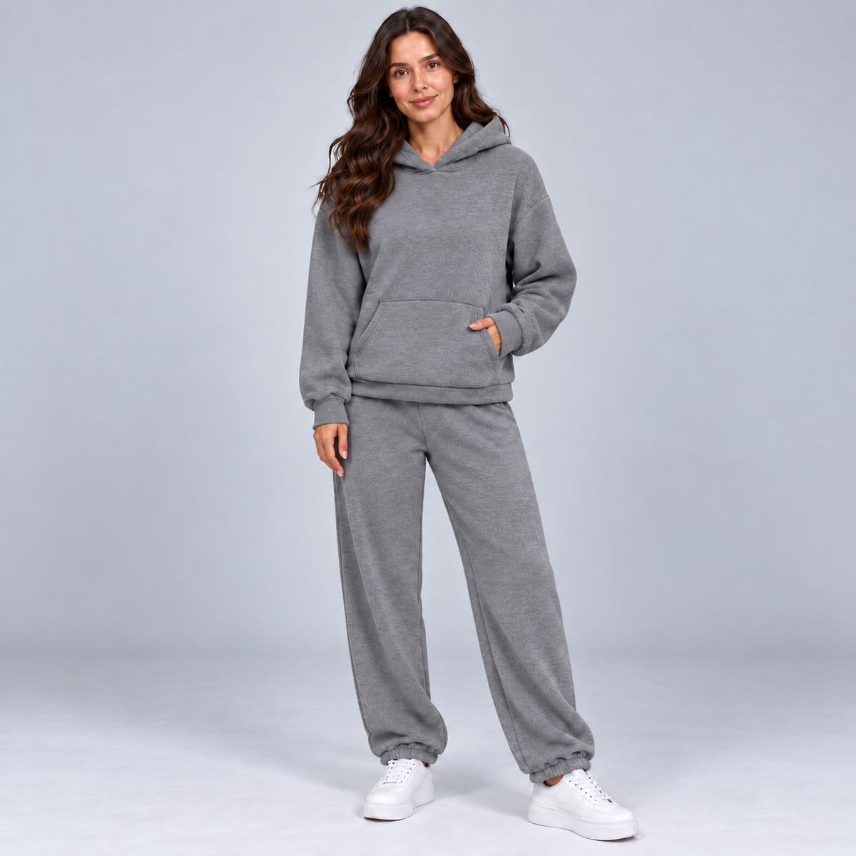 Isa | Dames Loungeset Oversized – Hoodie met Kangoeroezak en Joggingbroek met Trekkoord
