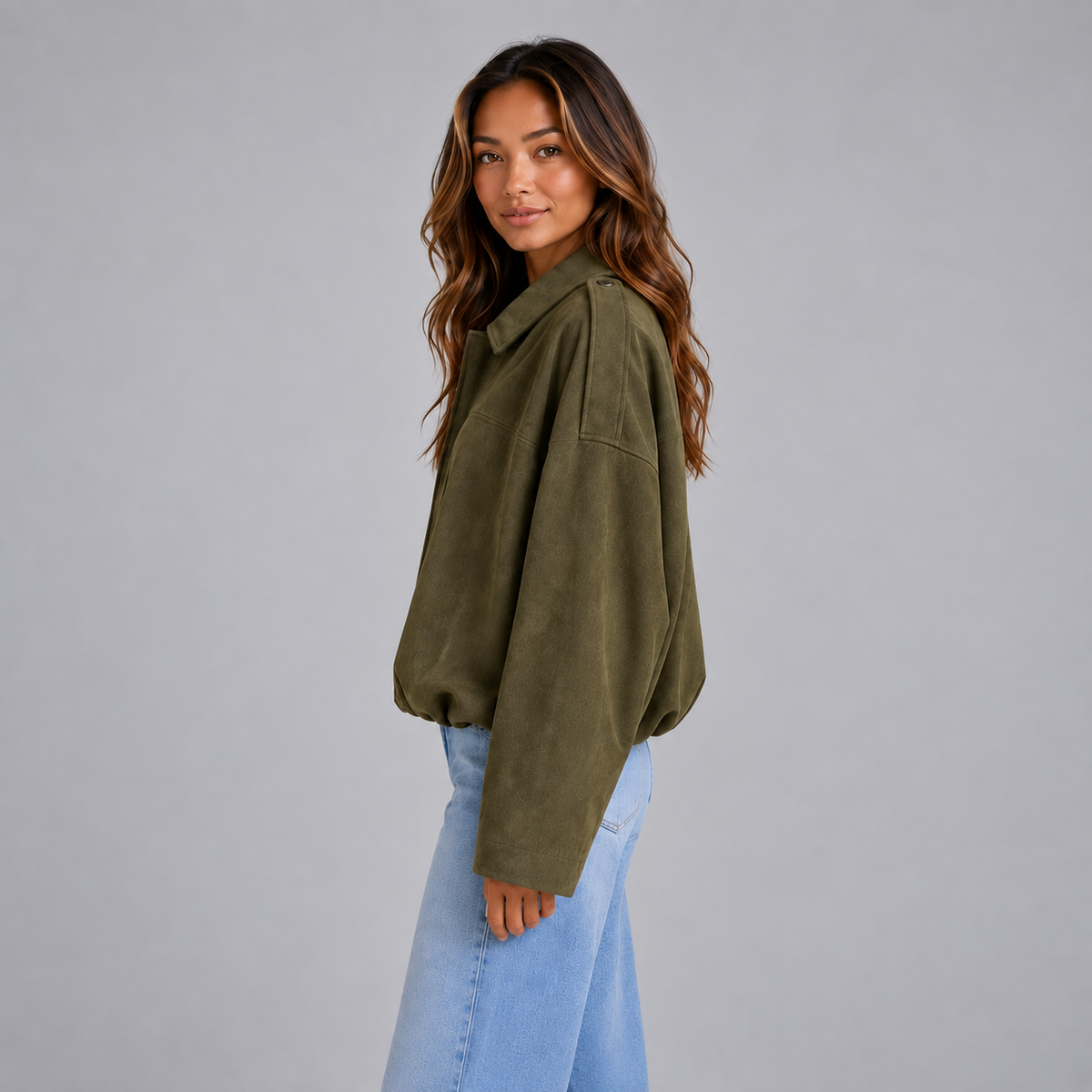 Jasmijn | Dames Bomberjack Oversized – Suède-look en Klassieke Kraag