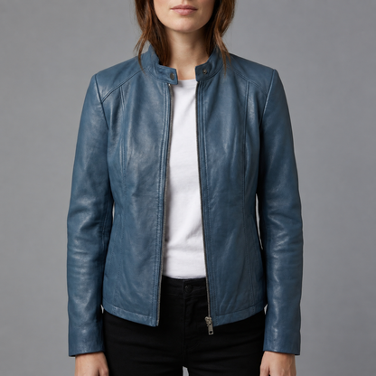 Kim | Cropped Jasje in Leerlook – Opstaande Kraag met Drukknoop en Figuurnaden