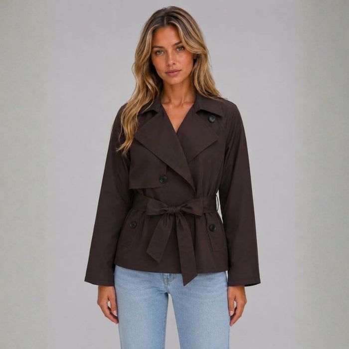 Isa | Cropped Trench Jacket – Tijdloze Tailoring en Verstelbare Taillieriem