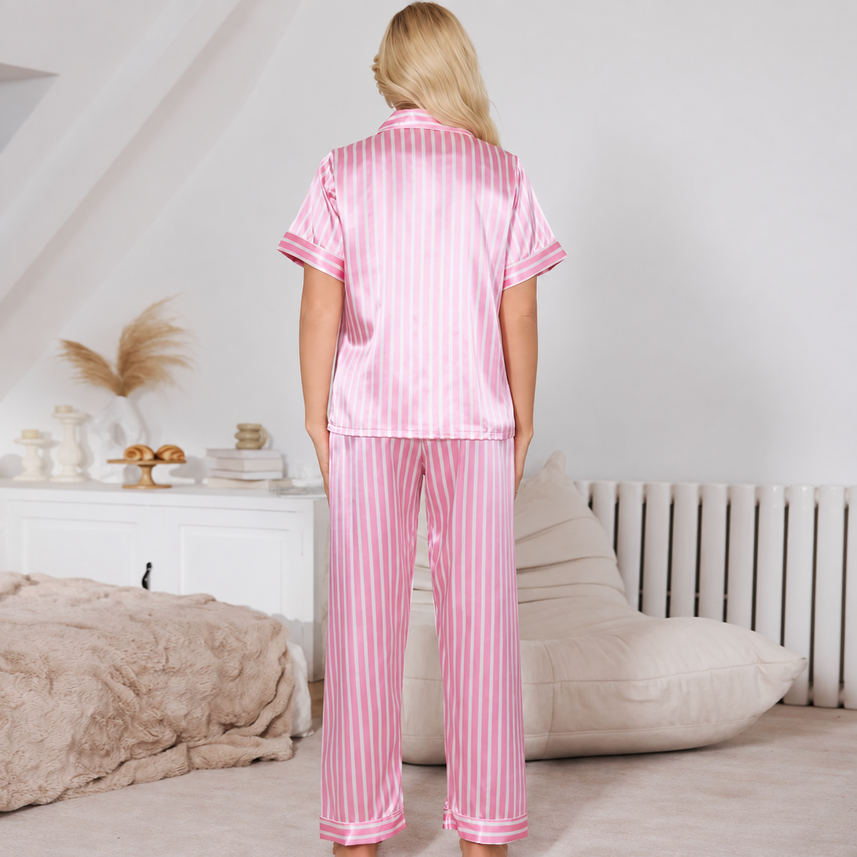 Loes | Dames Pyjama Set Gestreept – Reverskraag met Korte Mouwen en Lange Broek
