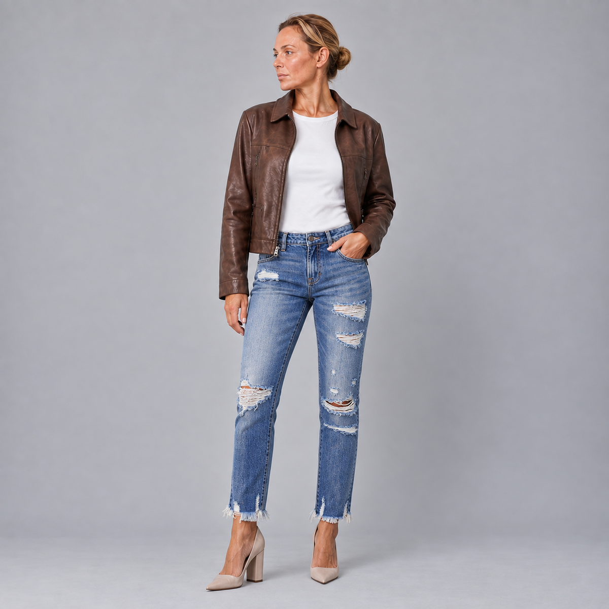 Maud | Dames Straight Leg Jeans – Gescheurde Details en Omgeslagen Zoom