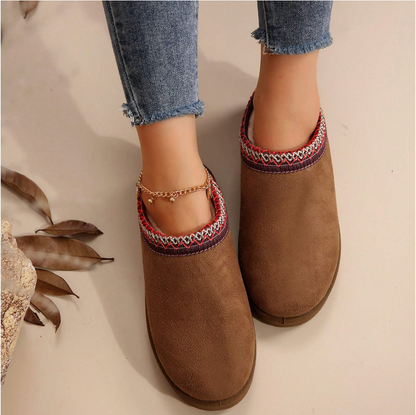 Lotte | Dames Pantoffels Plateau – Geborduurde Rand en Pluche Voering