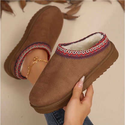 Lotte | Dames Pantoffels Plateau – Geborduurde Rand en Pluche Voering