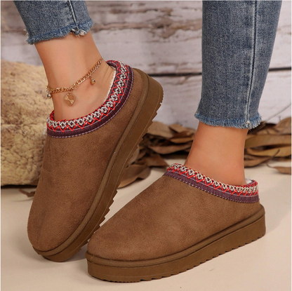 Lotte | Dames Pantoffels Plateau – Geborduurde Rand en Pluche Voering