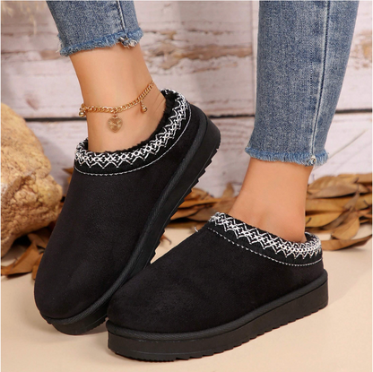 Lotte | Dames Pantoffels Plateau – Geborduurde Rand en Pluche Voering