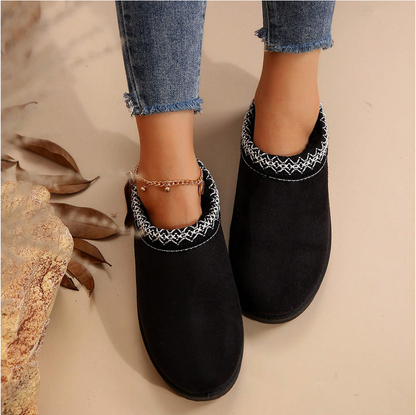 Lotte | Dames Pantoffels Plateau – Geborduurde Rand en Pluche Voering