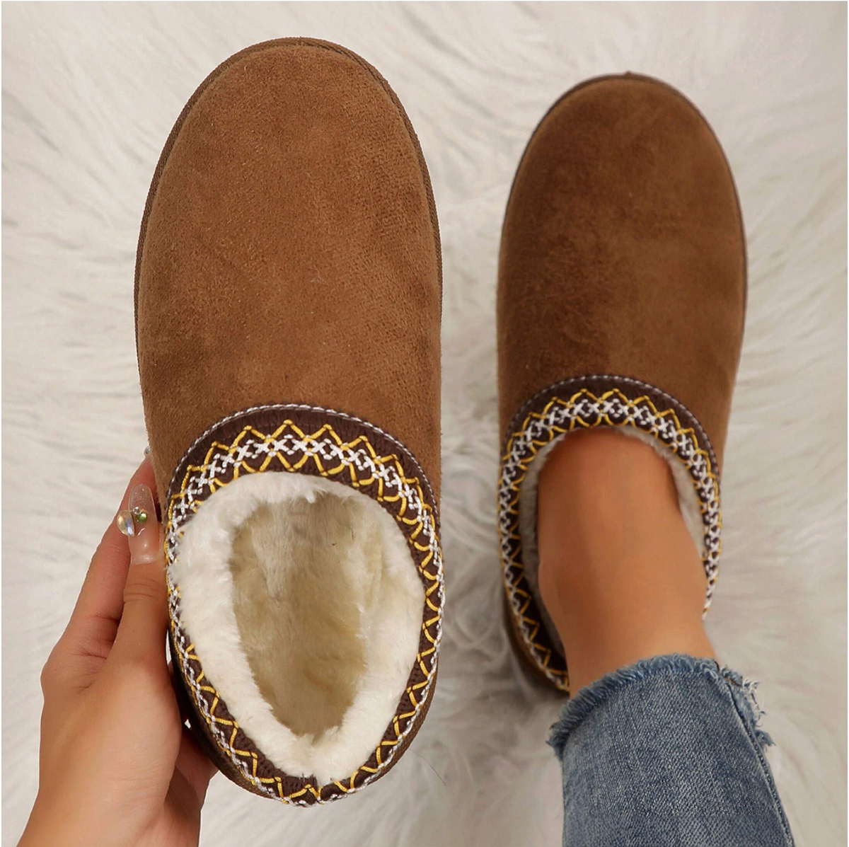 Lotte | Dames Pantoffels Plateau – Geborduurde Rand en Pluche Voering