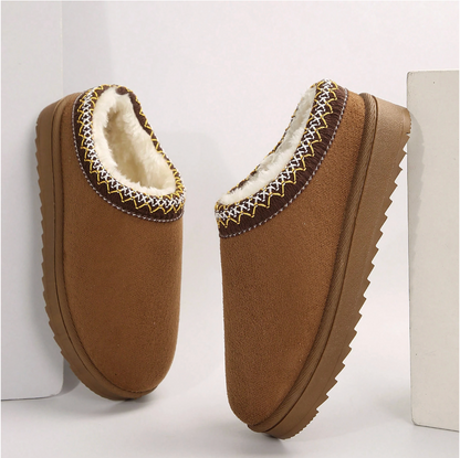 Lotte | Dames Pantoffels Plateau – Geborduurde Rand en Pluche Voering