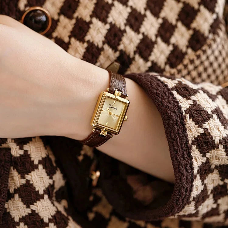 Stijlvolle Dames Gouden Horloge Met Klassieke Leren Band