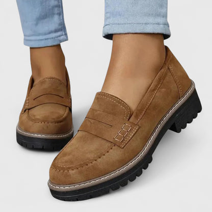 Lovia – Loafers met Instap Model en Robuuste Zool