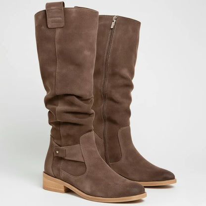 Nienke | Dames Hoge Laarzen – Lage Hak met Gespdetail en Comfortabele Pasvorm